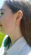Load image into Gallery viewer, Drippy Pendulum Movement Sterling Silver Post Earrings