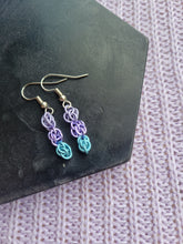 Load image into Gallery viewer, Tiny Sweet pea Earrings