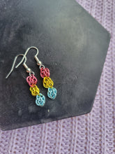 Load image into Gallery viewer, Tiny Sweet pea Earrings