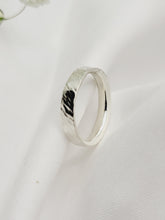 Load image into Gallery viewer, Textured Band Silver Ring
